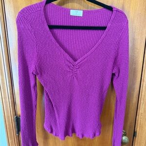 Ribbed V-Neck Long-Sleeve Top in Magenta